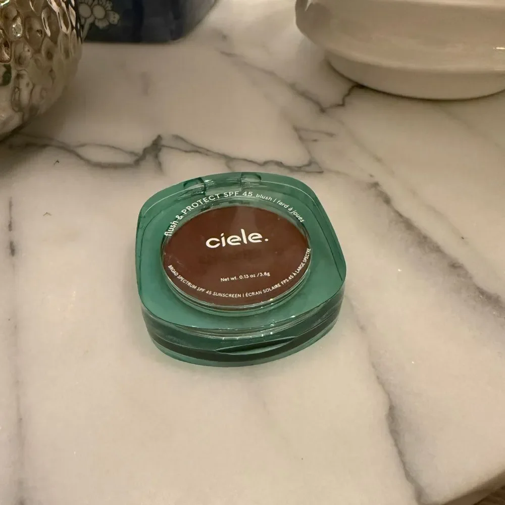 ciele flush & PROTECT SPF 45+ powder blush